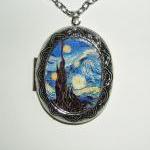 STARRY NIGHT Locket NECKLAC..