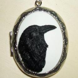 BLACK RAVEN Cameo Locket Necklace Regal Black Bird