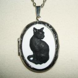 BLACK CAT CAMEO Necklace Locket Pendant Sitting Cat